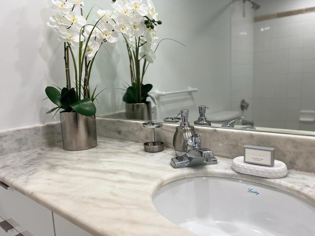 Studios In Brickell With Pool, Gym, Free Parking And Game Room Miami Bagian luar foto