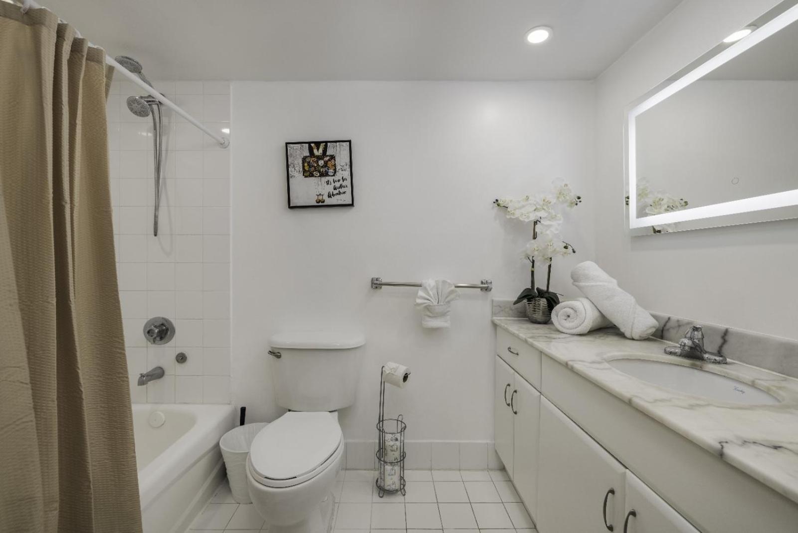 Studios In Brickell With Pool, Gym, Free Parking And Game Room Miami Ruang foto