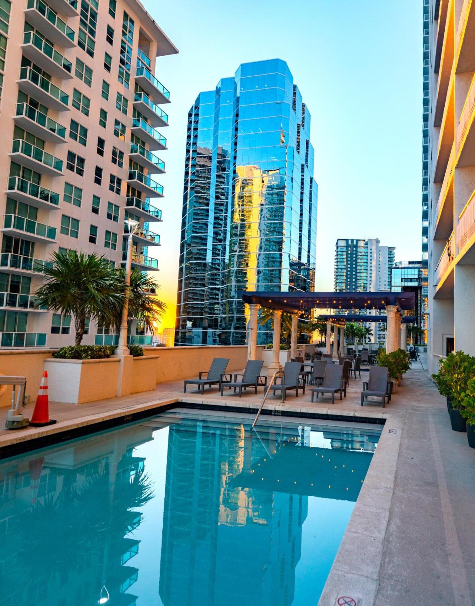Studios In Brickell With Pool, Gym, Free Parking And Game Room Miami Bagian luar foto