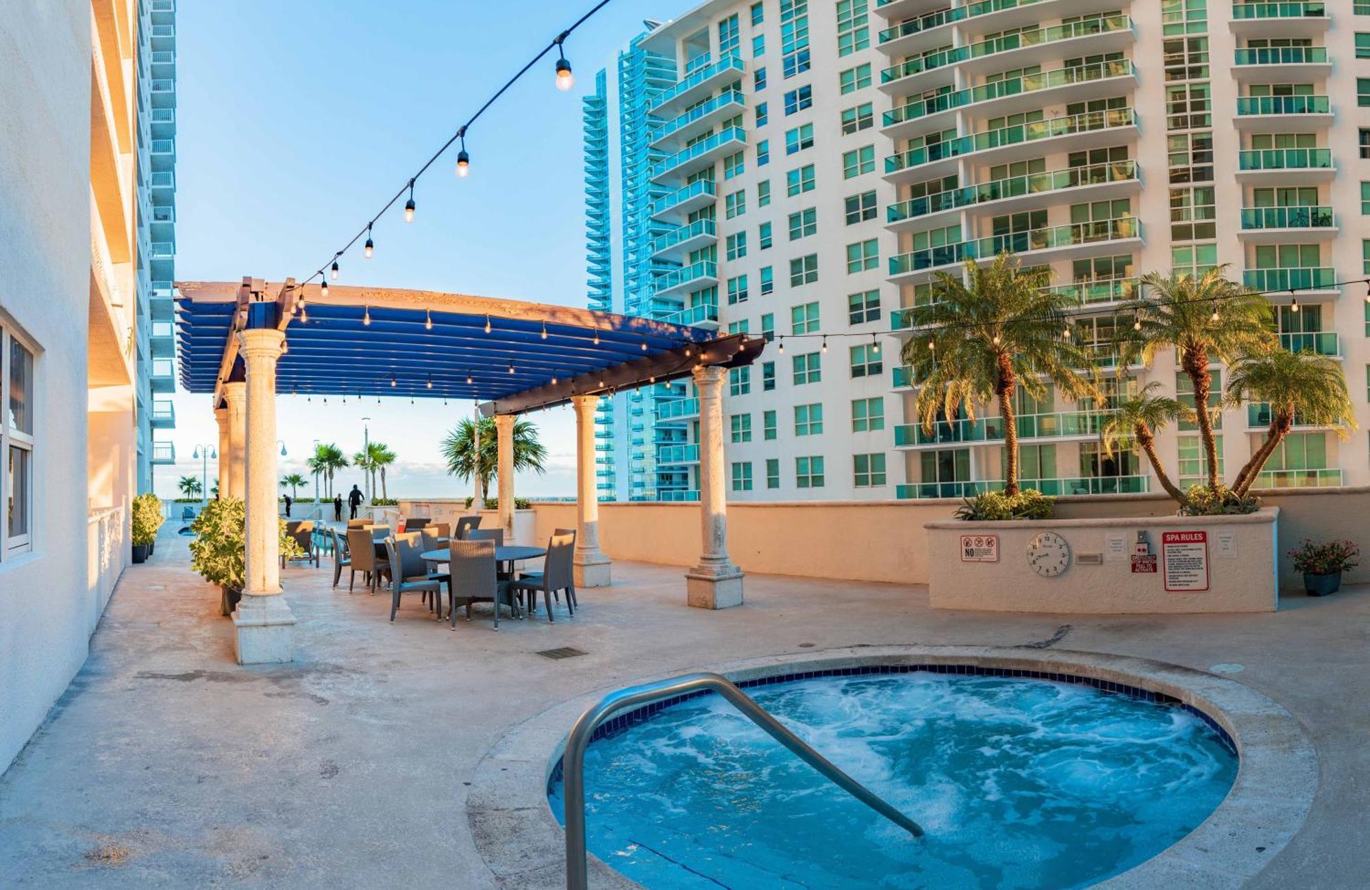 Studios In Brickell With Pool, Gym, Free Parking And Game Room Miami Bagian luar foto