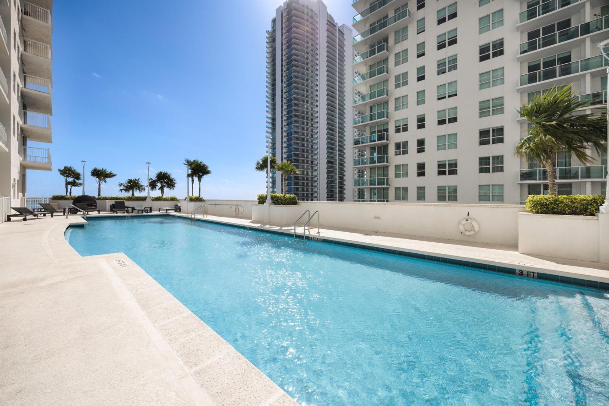 Studios In Brickell With Pool, Gym, Free Parking And Game Room Miami Bagian luar foto
